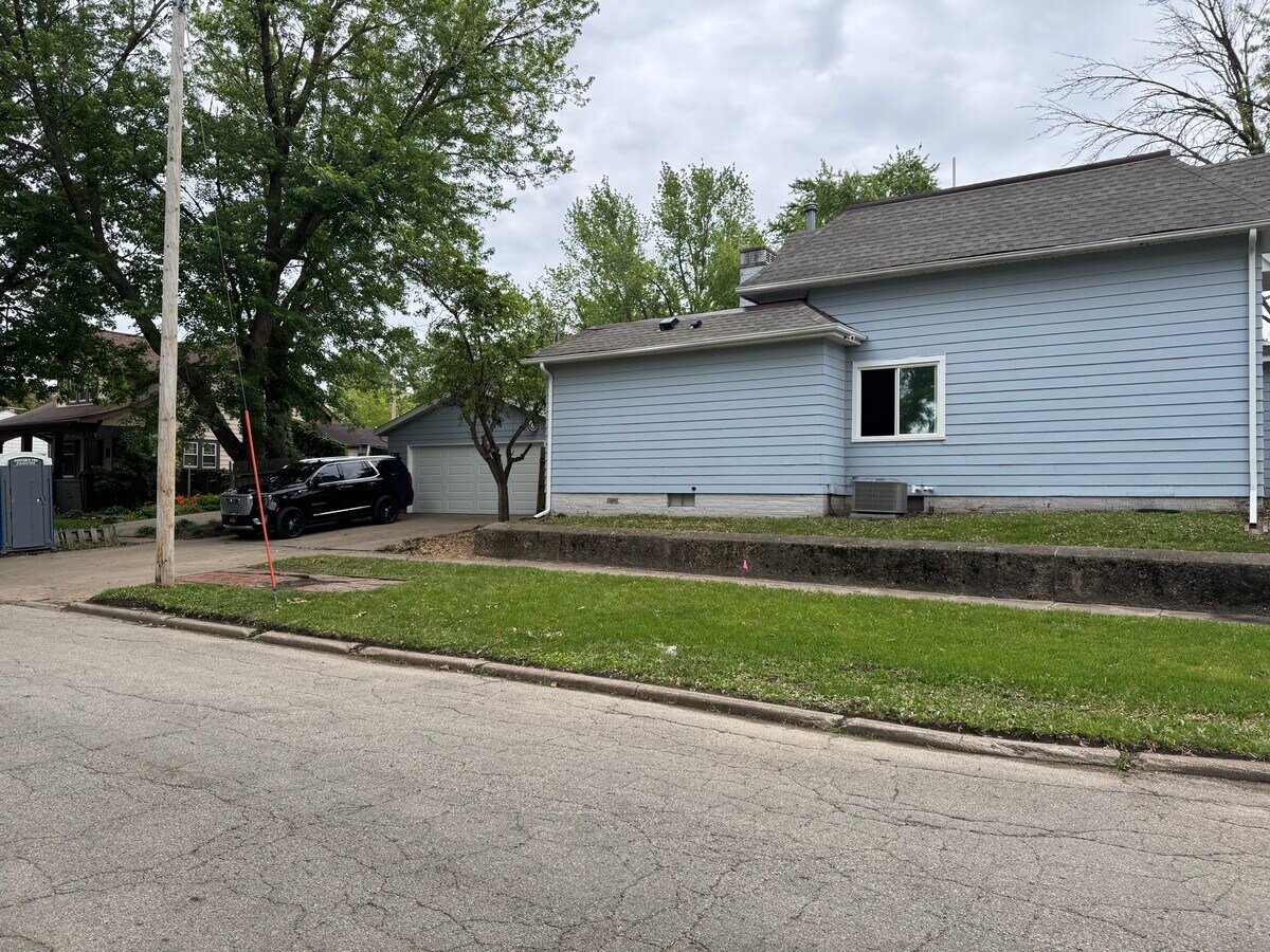 Photo - 1428 Story St