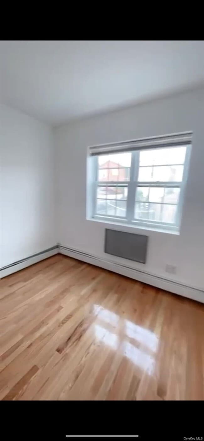 Photo - 35-35-35-75 75th St Unidad 625