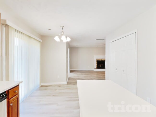 Photo - 200 Lattimore Rd House