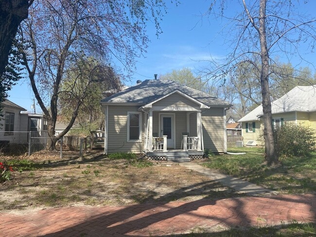 Photo - 4 Bedroom Duplex. Close to Campus and Downtown - Pre-Leasing for 26/27 School Year!