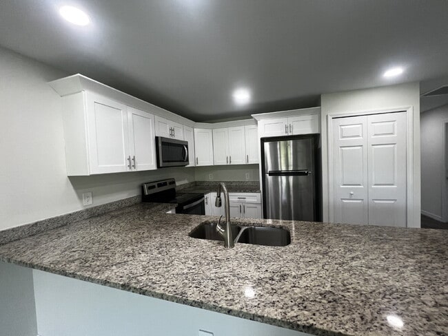 Photo - 1306 W 12th St