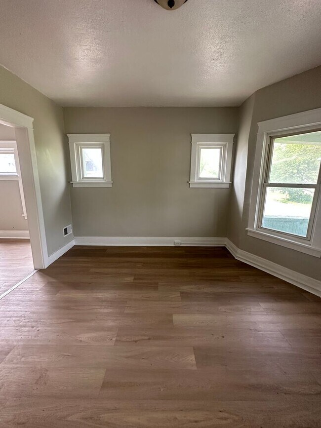 Photo - 1185 E 123rd St Unit 3