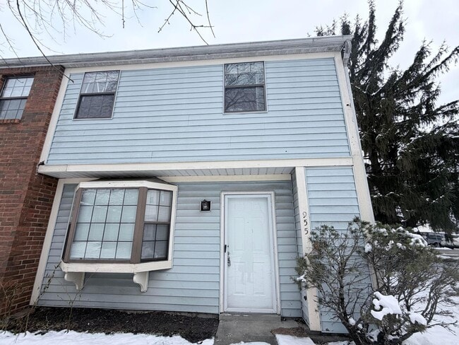 Building Photo - 955 Cross Country Dr Unit F