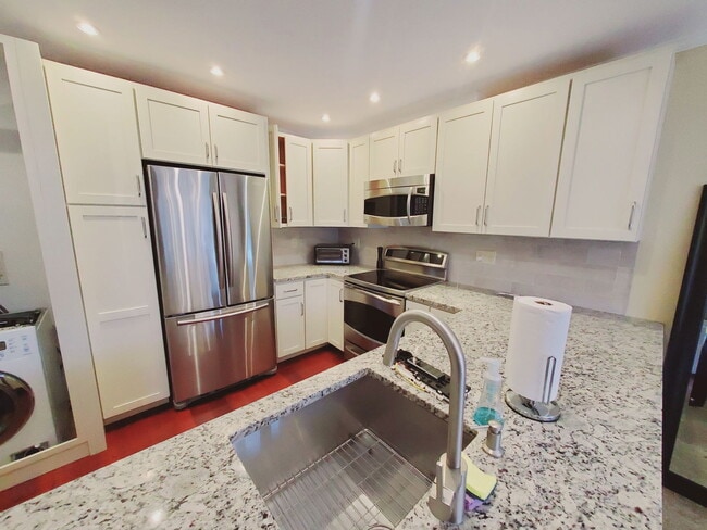 Building Photo - 101 Grove St