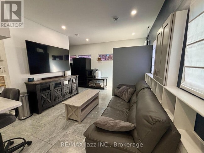 Photo - 751 Phillip Murray Ave