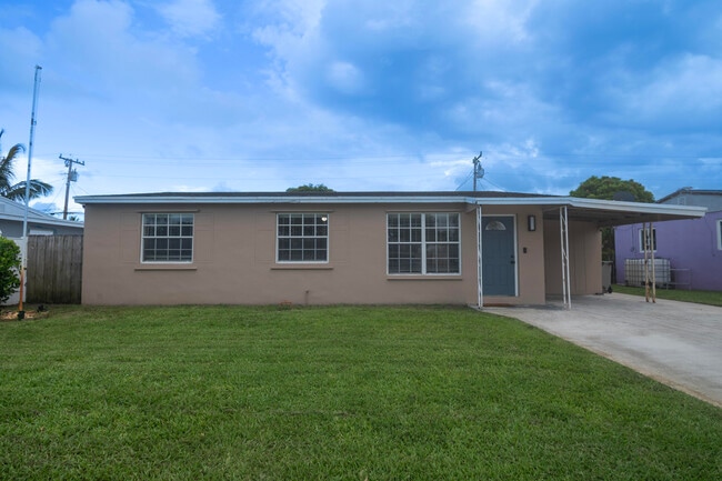 Building Photo - 2032 Worthington Rd Rental