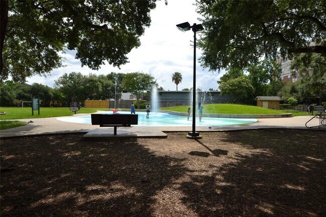 Photo - 1635 Castle Ct