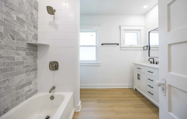 Photo - 1496 E 107th St