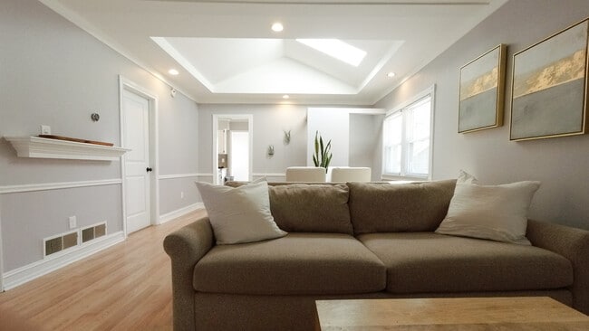 Photo - 206 California Ave