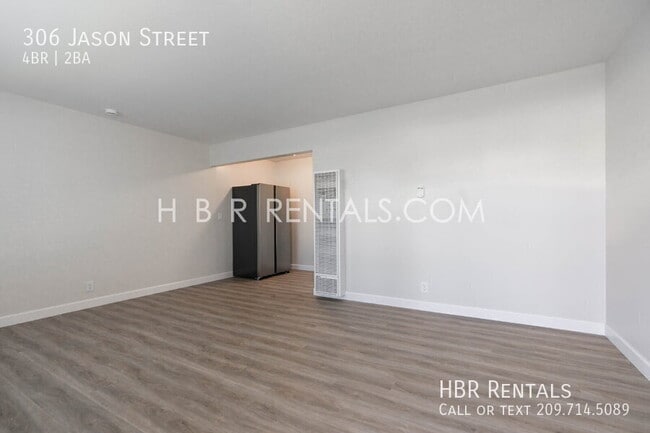 Photo - 306 Jason St