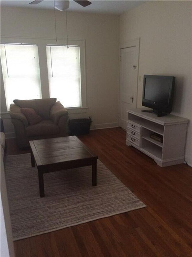 Photo - Charming Duplex - Heart of West Campus