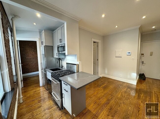 Building Photo - East 13th Street Unit 2C