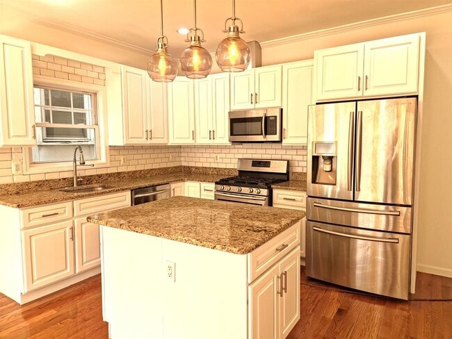 Kitchen - 189 TERRACE Ave