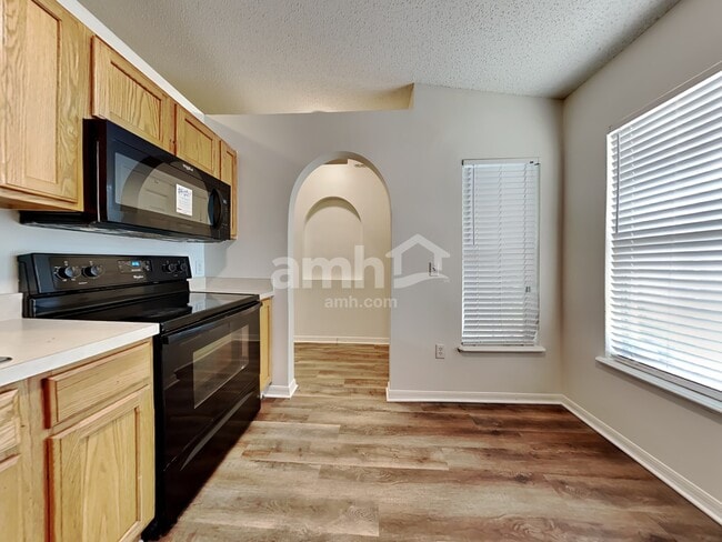 Photo - 3097 Rogers Ave