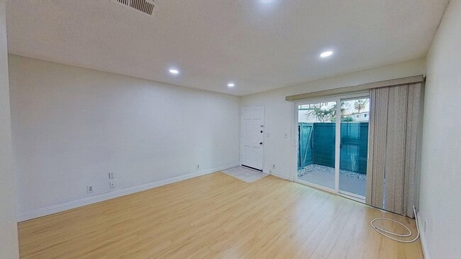 Photo - 5051 Argyle Dr