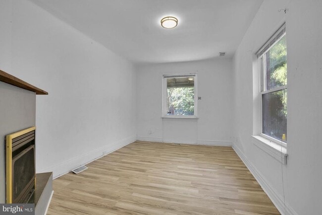 Building Photo - 3215 Winter St Rental