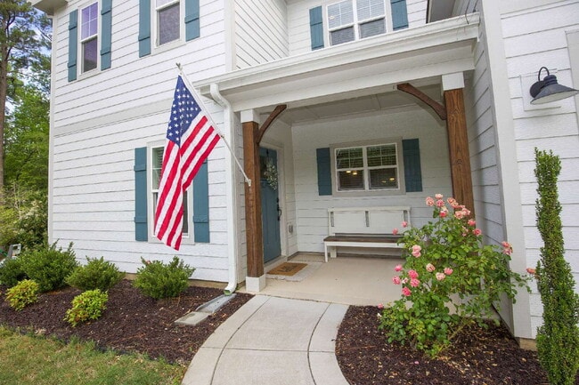 Photo - "Charming 4-Bedroom Retreat with Fireplace and 3 Full Baths in Aberdeen!"