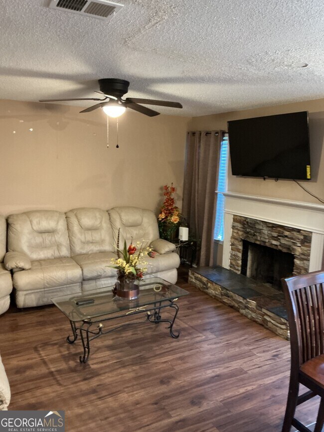 Photo - 7542 Mountain Creek Bluff