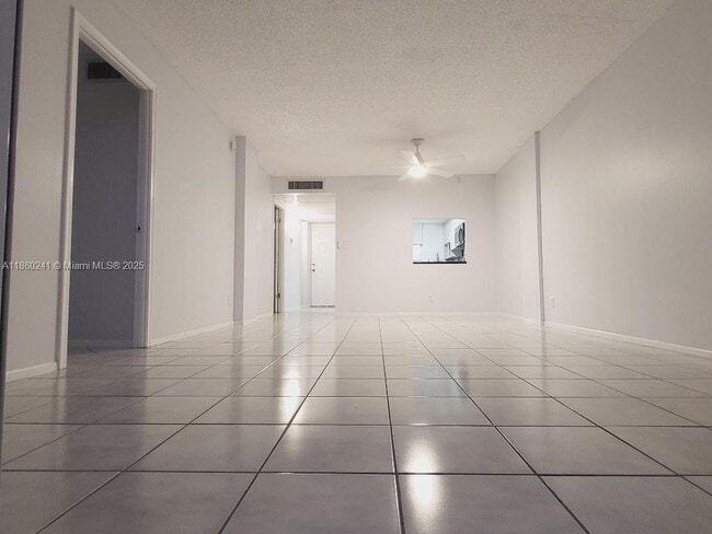 Photo - 120 Royal Pk Dr Unit 3B