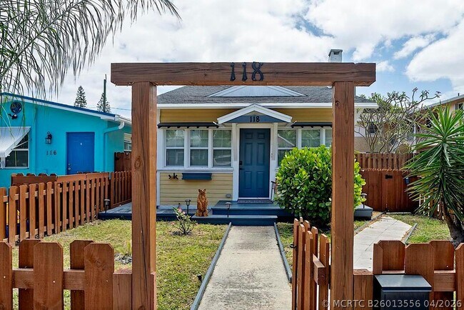 Photo - 118 S J St