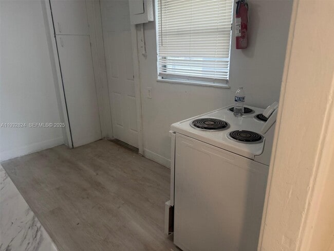 Photo - 611 S 24th Ave