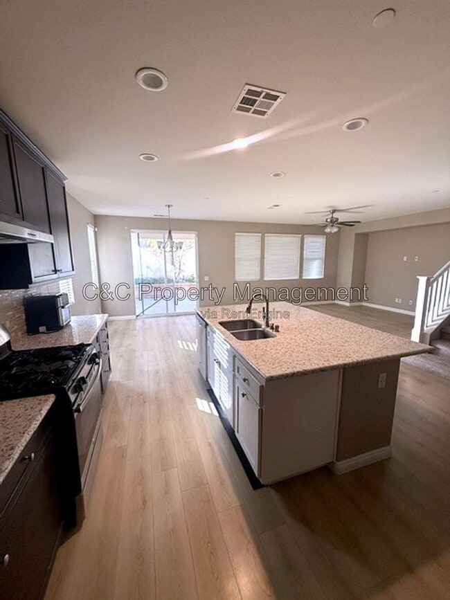 28405 Wild Rose Ln