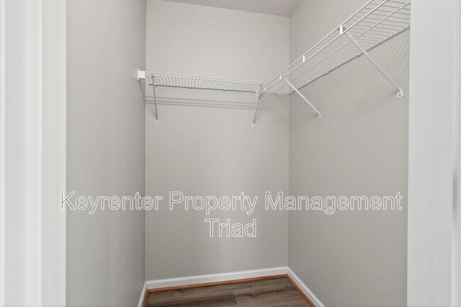 Photo - 4285 Cedarcroft Ct