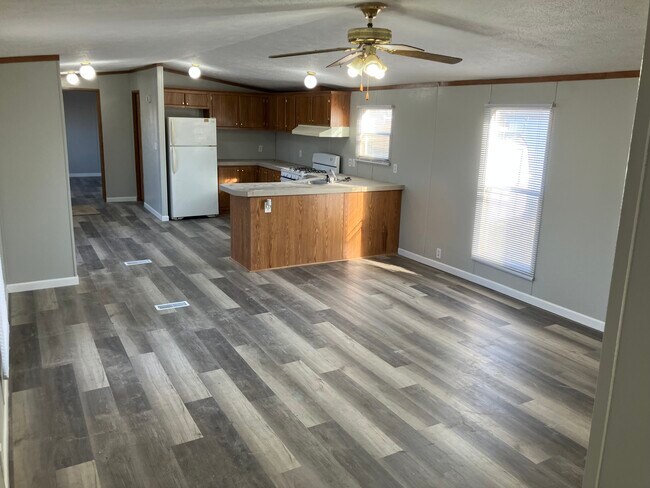 Photo - 200 N 28th St