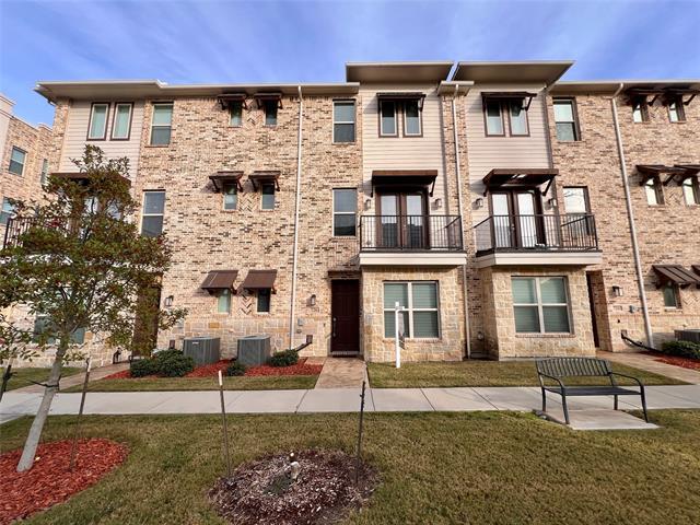 Building Photo - 714 N Plano Rd
