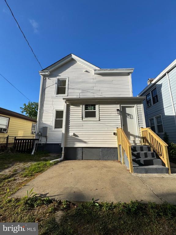 Photo - 622 Pollock St