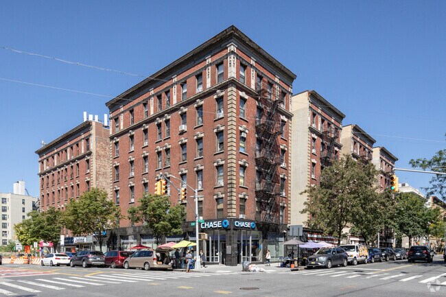 Photo - 4260 Broadway