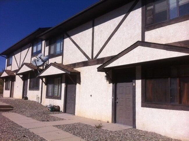 Building Photo - 1978 Mineola Pl Unit #D - 1978 Mineola Pl