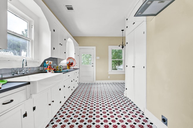 Photo - 1719 McKinley Ave