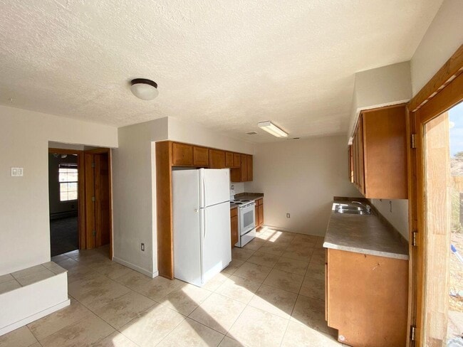 Photo - 910 11th Ave NW