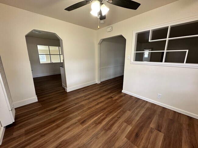 Photo - 881 Emory Ave Unidad House