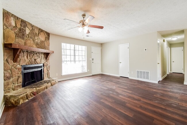 Photo - 2464 Hewatt Rd