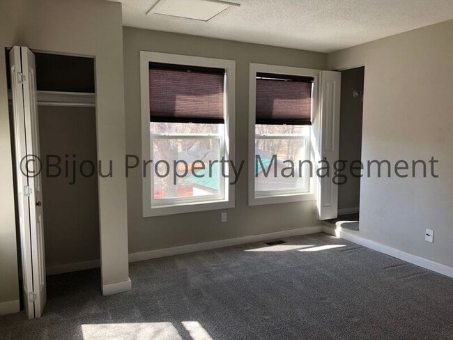 Photo - 522 N Prospect St