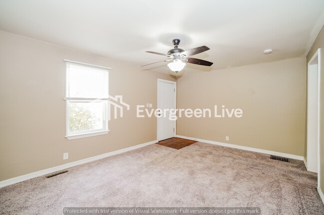 Photo - 2468 McGuffey Rd