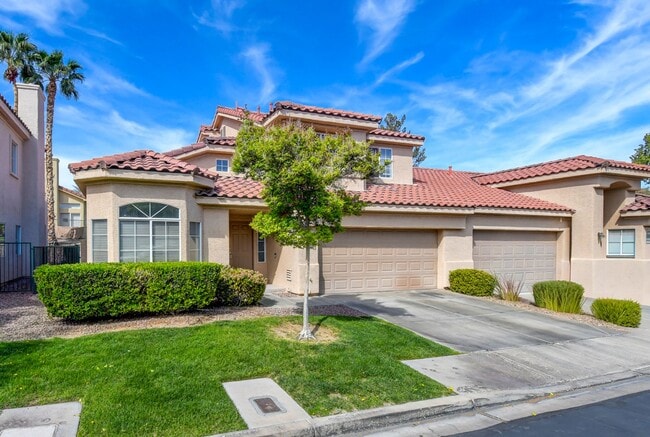Photo - Welcome to this beautiful home with new carpet and new paint in the highly sought-after Green Val...