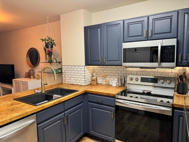 Photo - 1203 Warrior Way