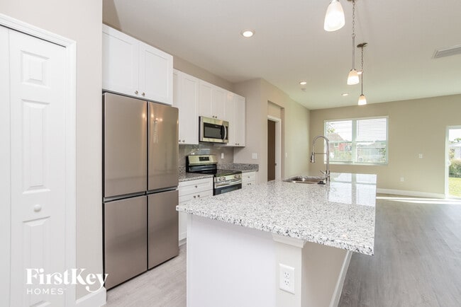 Photo - 109 Hillock Ave NW