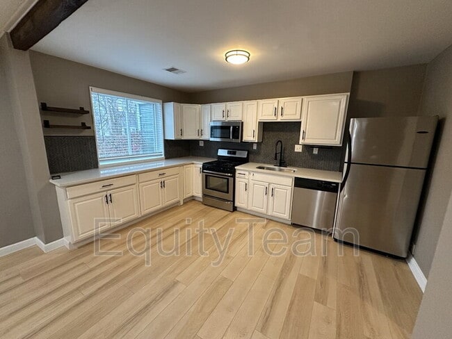 Photo - 8709 Pine Rd