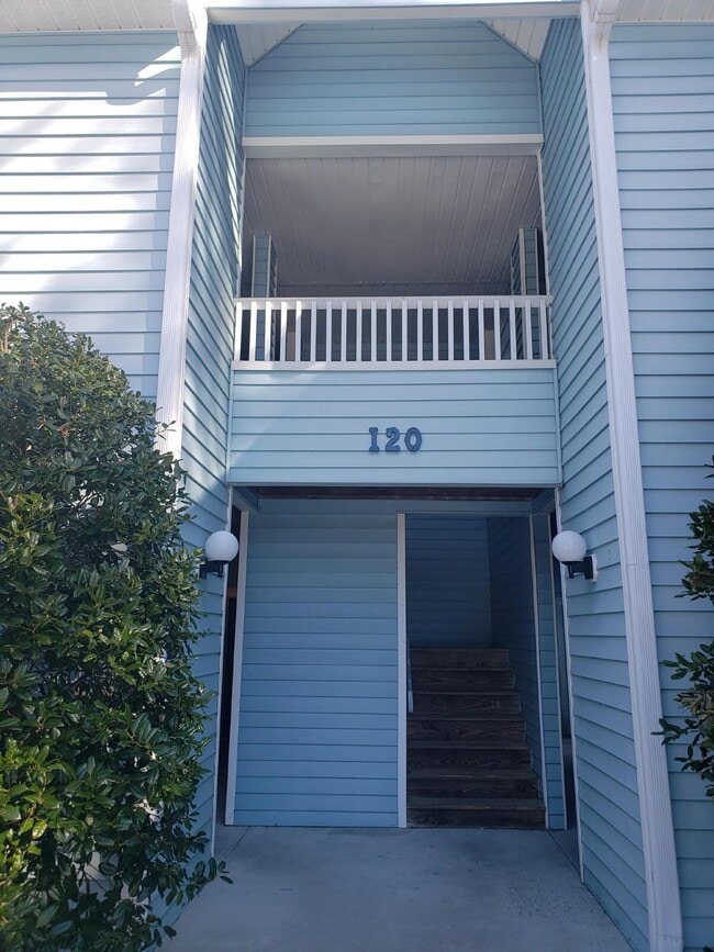 Photo - 120 Breezewood Dr