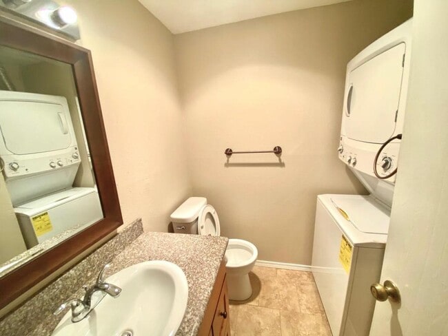 Photo - 15210 Macadam Rd S