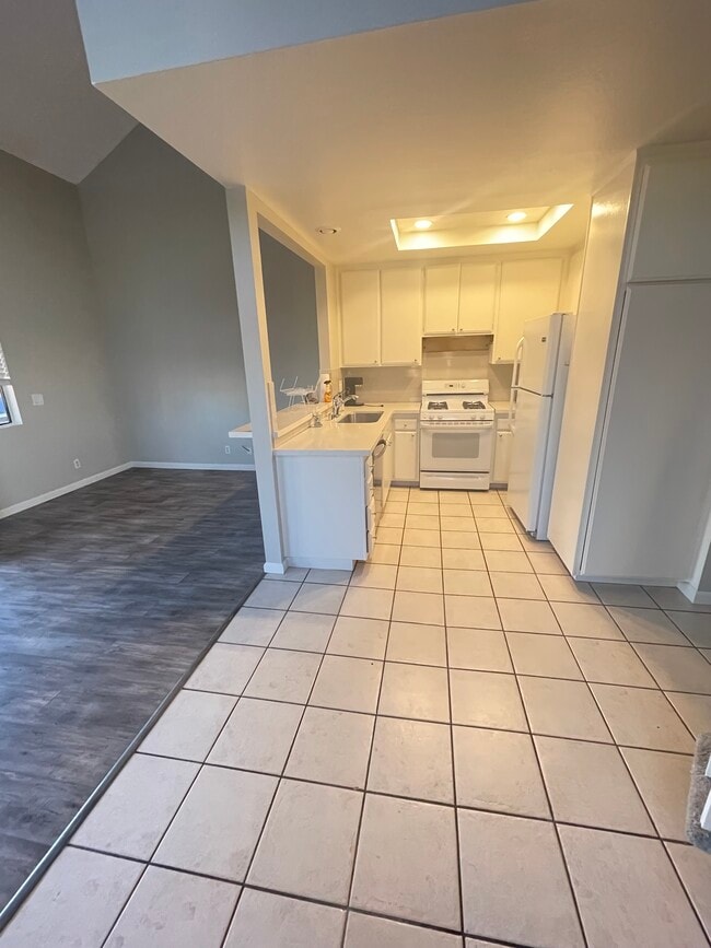 Photo - 27646 Nugget Dr Unit Canyon Country Condo #8