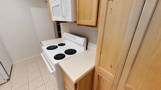 kitchen - 409 S 11th Unit B