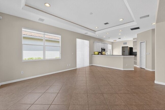 Photo - 118 Padova Way