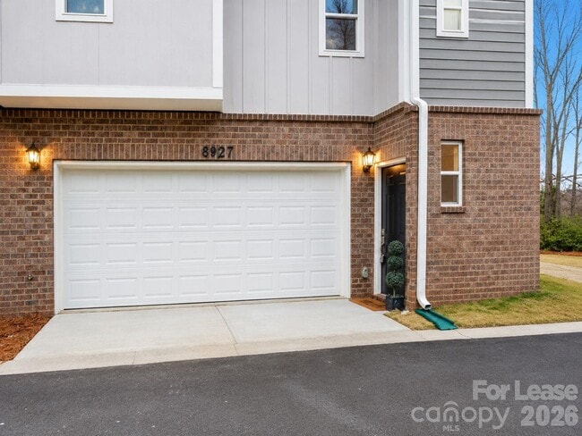 Photo - 8927 Sharonbrook Dr