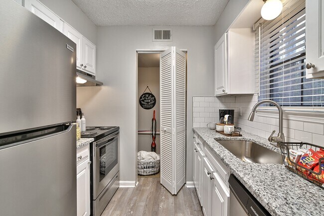 Granby Oaks Apartments