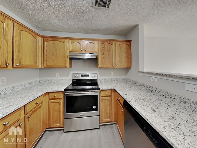 Photo - 6332 Hickory Ln Cir